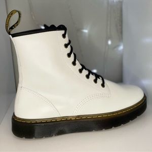 NWOT DR. MARTENS WOMENS ZAVALA COMBAT BOOTS